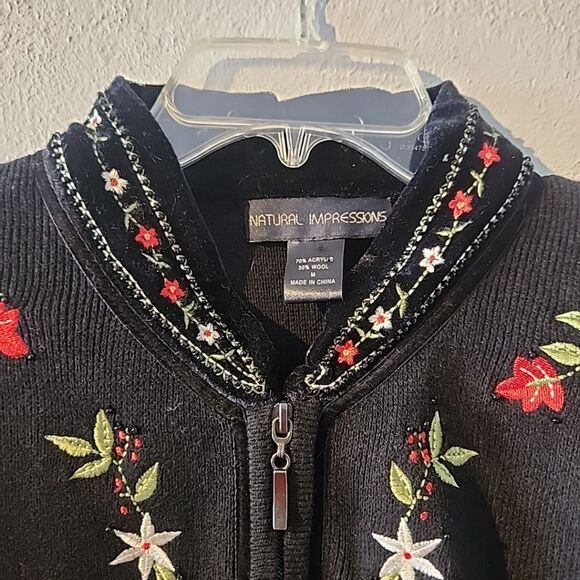 Vintage Wool Blend Cardigan Sweater Embroidered Flowers Christmas Black Red Zip - Picture 3 of 5